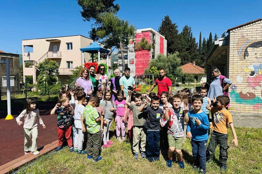 Tivat: Djeca sadila povodom obilježavanja Dana planete Zemlje, Foto: Opština Tivat