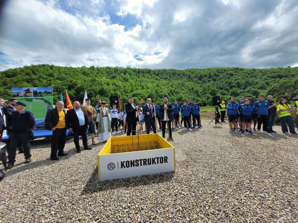<p>"Ovaj kamp će biti otvoren i za sve ostale klubove iz naše opštine, za sve mlade koji žele da se razvijaju, uče i sanjaju o velikim utakmicama. Lješnica postaje dom sporta, mjesto gdje će se stvarati prijateljstva, gdje će se razvijati karakter, i gdje će se graditi uspjesi", kazao je potpredsjednik Opštine i predsjednik Fudbalskog kluba (FK) "Jedinstvo" Nermin Bećirović</p>