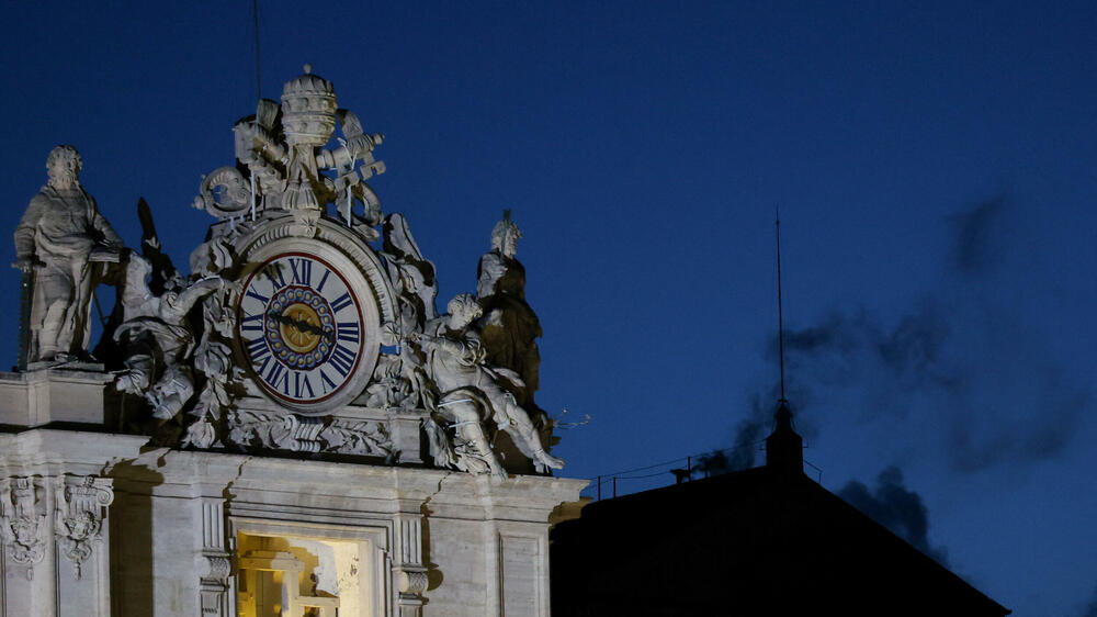 <p>Hiljade vjernika okupilo se na Trgu Svetog Petra</p>