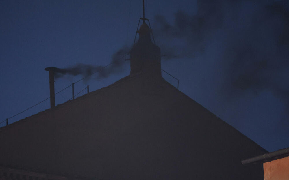 <p>Hiljade vjernika okupilo se na Trgu Svetog Petra</p>