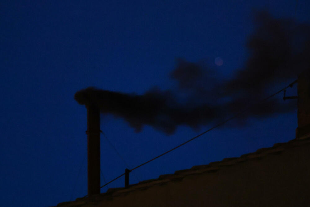 <p>Hiljade vjernika okupilo se na Trgu Svetog Petra</p>