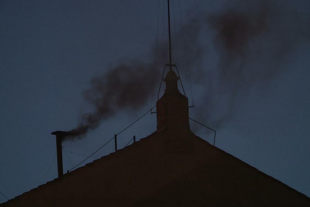 <p>Hiljade vjernika okupilo se na Trgu Svetog Petra</p>