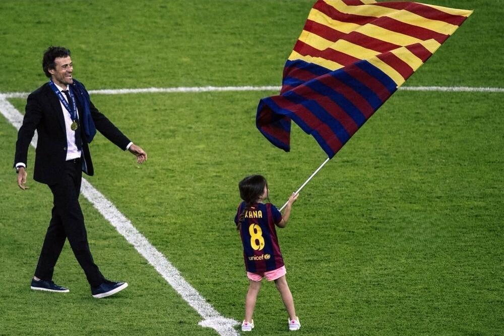 Luis Enrike i Sana nakon finala 2015., Foto: Prinstscreen Youtube/Deporte Entre L&iacute;neas