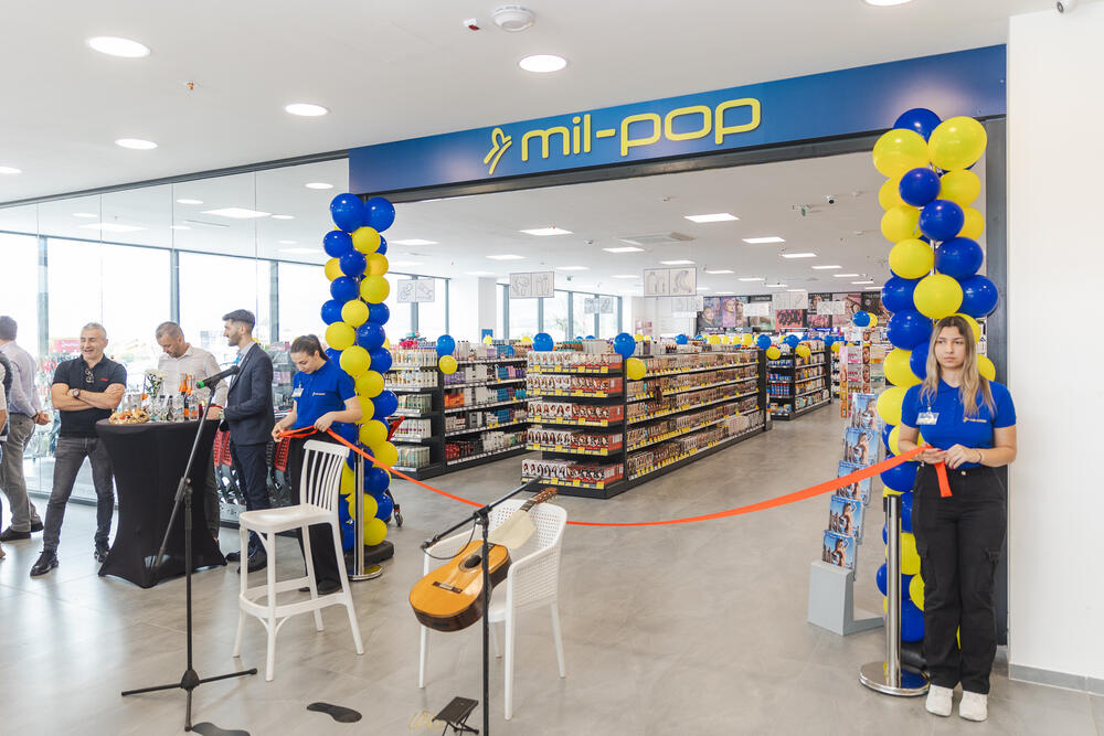<p>Kompanija Mil-Pop je svečano otvorila svoju 18. prodavnicu u Boka Mallu u Radanovićima.</p>