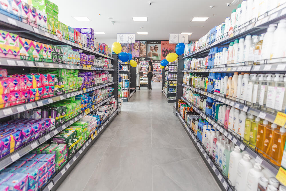 <p>Kompanija Mil-Pop je svečano otvorila svoju 18. prodavnicu u Boka Mallu u Radanovićima.</p>