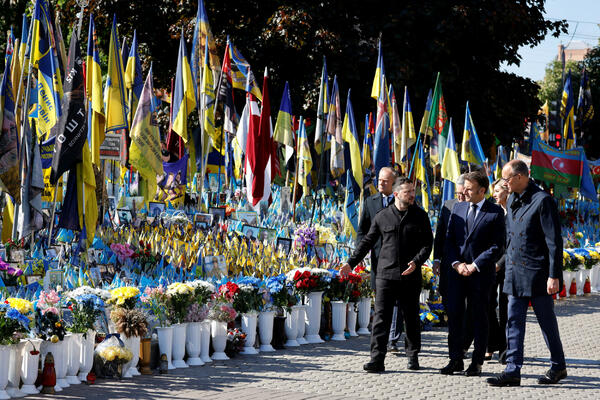 Makron u Kijevu: U slučaju tridesetodnevnog prekida vatre spremni...