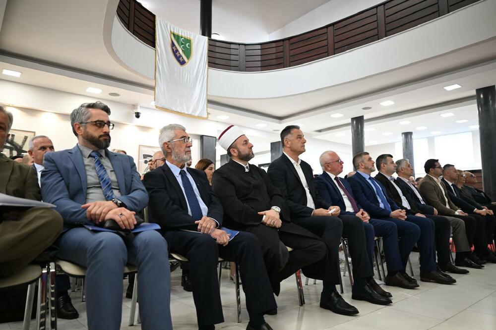 Bosanski jezik-historijski razvoj i savremeni trenutak