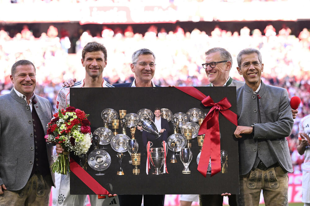 Na oproštajnoj slici su svi Milerovi trofeji, Foto: REUTERS