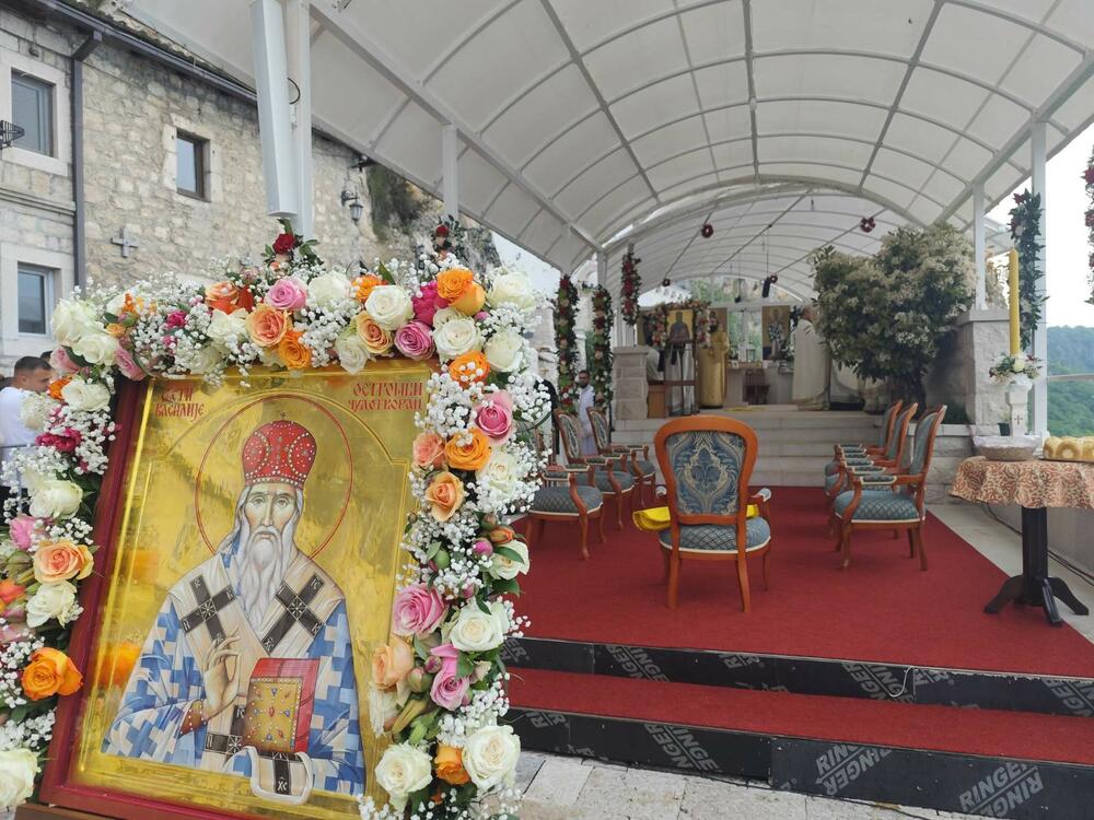 <p>Mnogi pješke prešli desetine, čak i stotine kilometara</p>