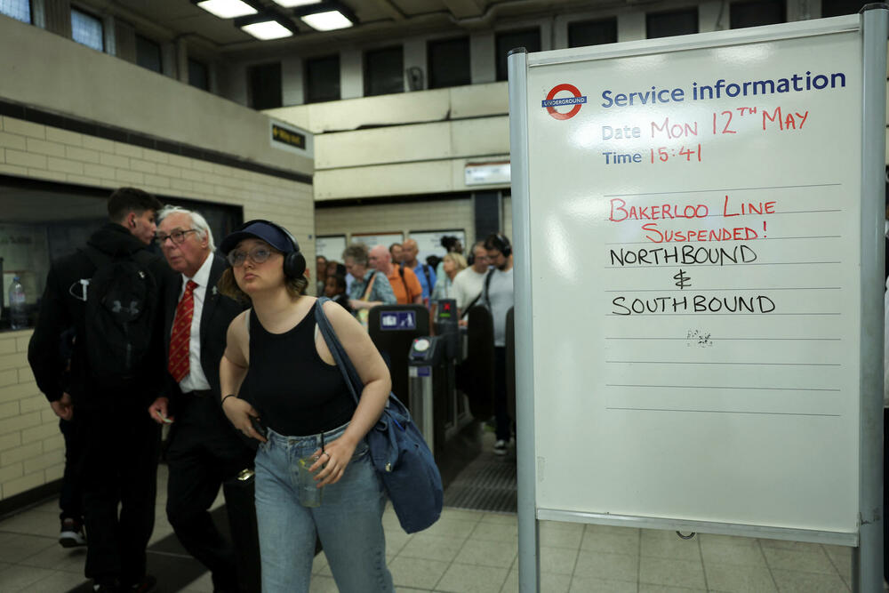 <p>Prema podacima sajta Transport for London, barem dvije linije podzemne željeznice ne rade jer nema struje, a na najmanje još tri liniji došlo je do ozbiljnih kašnjenja ili je došlo do djelimičnog prekida saobraćaja</p>