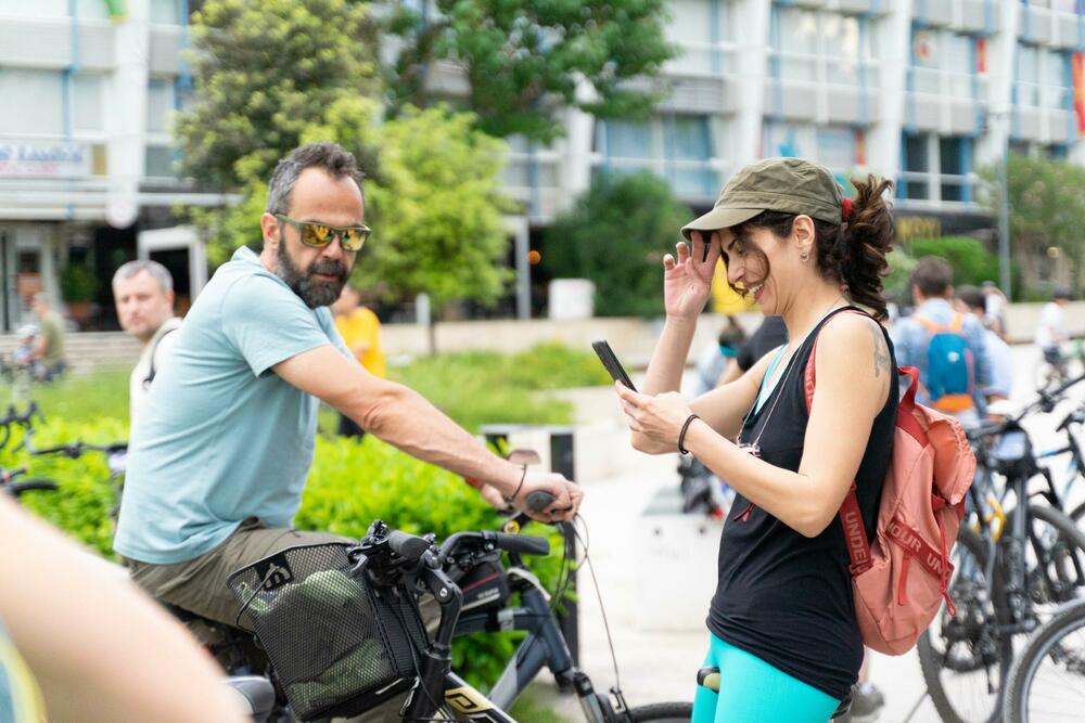 <p>Iz NVO Biciko.me je saopšteno da je više od 300 ljudi svih generacija uživalo vozeći biciklo ulicama Podgorice u dužini od devet kilometara, poslavši snažnu poruku o značaju aktivnog kretanja za očuvanje zdravlja</p>