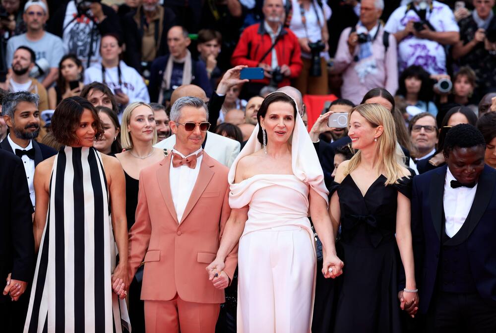 <p>Legendarnom glumcu priznanje je uručio mlađi kolega, Leonardo di Kaprio</p>