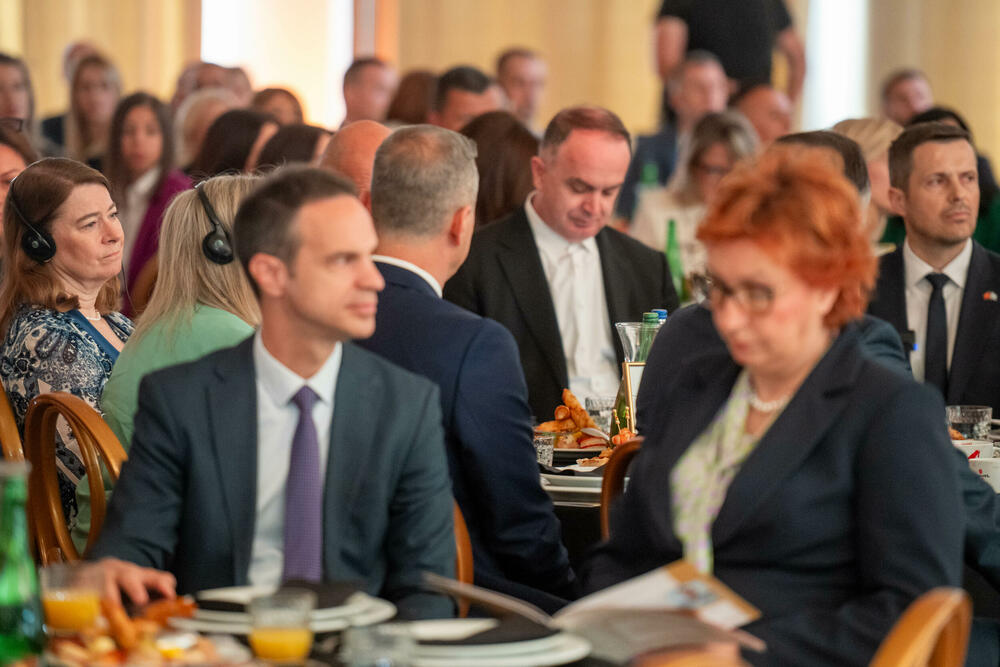 <p>Znanje, integritet i liderstvo moraju postati osnova napredovanja i odlučivanja, kazao je predsjednik AMM-a Budimir Raičković</p>