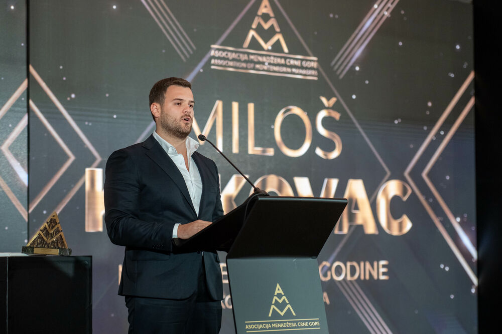 <p>Znanje, integritet i liderstvo moraju postati osnova napredovanja i odlučivanja, kazao je predsjednik AMM-a Budimir Raičković</p>