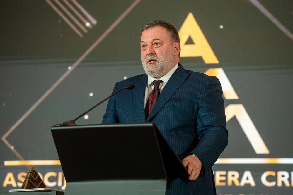 <p>Znanje, integritet i liderstvo moraju postati osnova napredovanja i odlučivanja, kazao je predsjednik AMM-a Budimir Raičković</p>