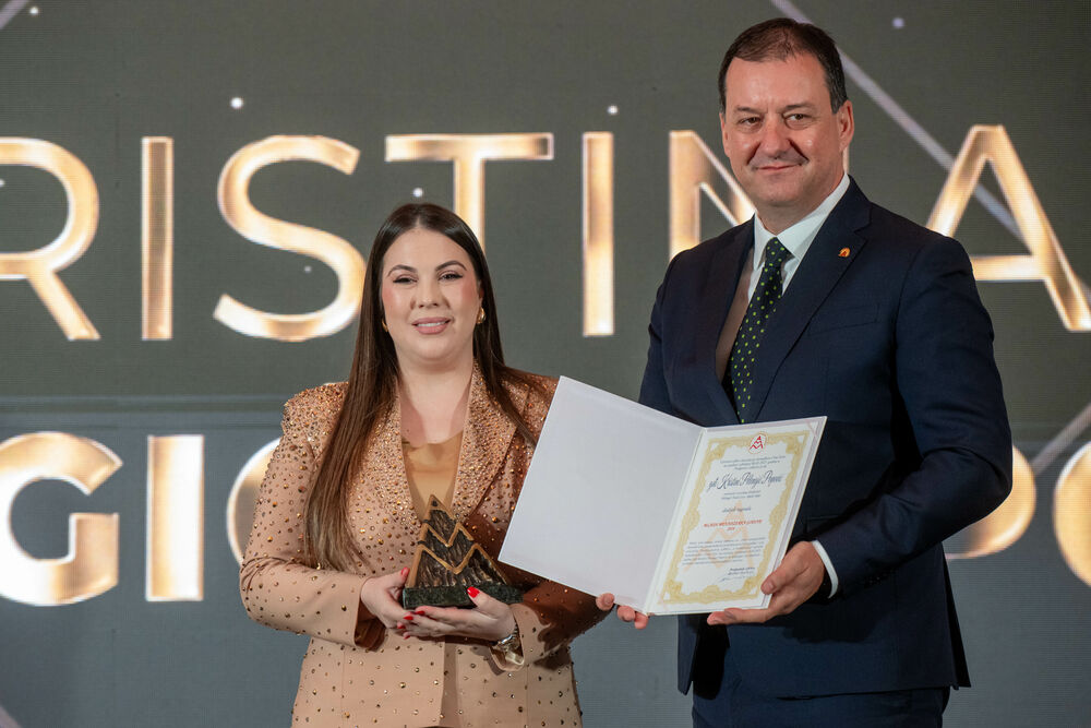 <p>Znanje, integritet i liderstvo moraju postati osnova napredovanja i odlučivanja, kazao je predsjednik AMM-a Budimir Raičković</p>