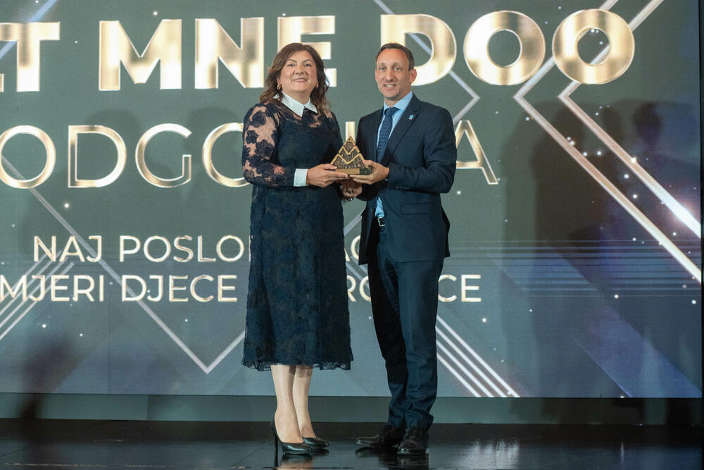 <p>Znanje, integritet i liderstvo moraju postati osnova napredovanja i odlučivanja, kazao je predsjednik AMM-a Budimir Raičković</p>