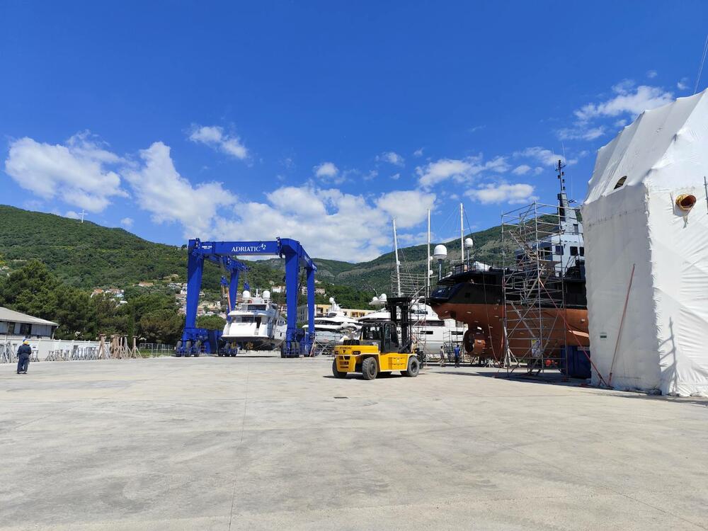 <p>Čelnici A42 brodogradilišta priredili dan za medije i prestavili dostignuća u obnmovi brodoremotne djelatnosti u Crnoj Gori</p>