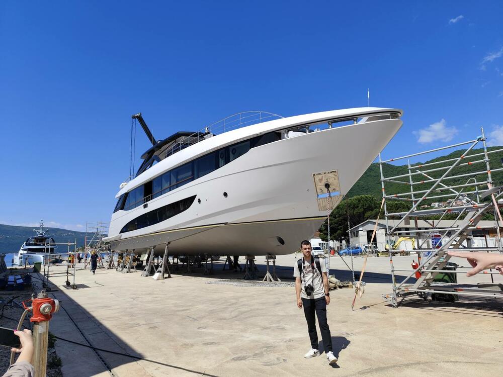 <p>Čelnici A42 brodogradilišta priredili dan za medije i prestavili dostignuća u obnmovi brodoremotne djelatnosti u Crnoj Gori</p>