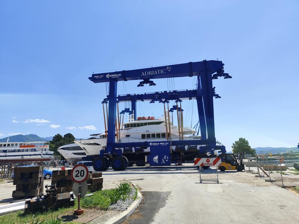 <p>Čelnici A42 brodogradilišta priredili dan za medije i prestavili dostignuća u obnmovi brodoremotne djelatnosti u Crnoj Gori</p>