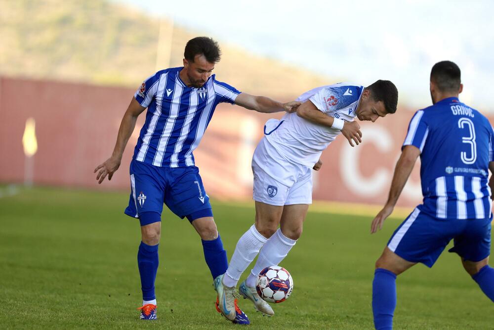 <p>U MeridianBet Prvoj crnogorskoj fudbalskoj ligi odigrane utakmice 34. kola</p>