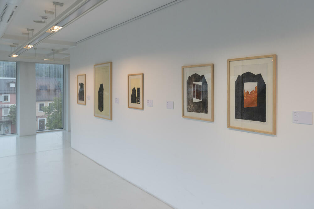 <p>Izložba akademskog grafičara Dejana Mirkovića otvorena u Crnogorskoj galeriji umjetnosti „Miodrag Dado Đurić“ na Cetinju</p>