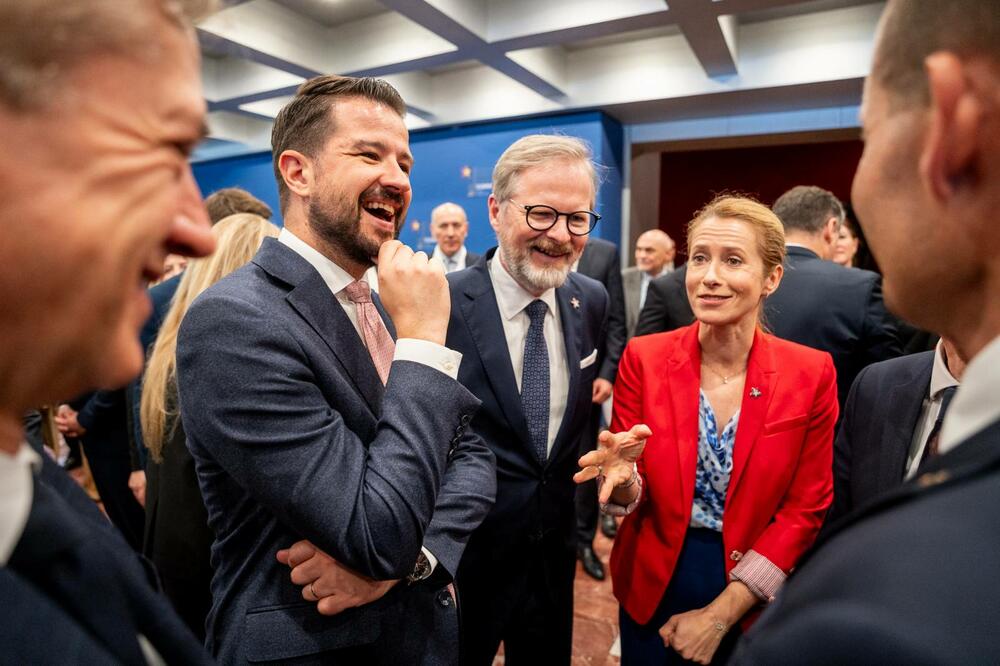 <p>„Ovo je izuzetno važna platforma, posebno za nas, zemlje koje još nisu članice Evropske unije, jer je ovo prilika za otvoren razgovor sa članicama EU o jačanju evropskog jedinstva", rekao je predsjednik Crne Gore</p>