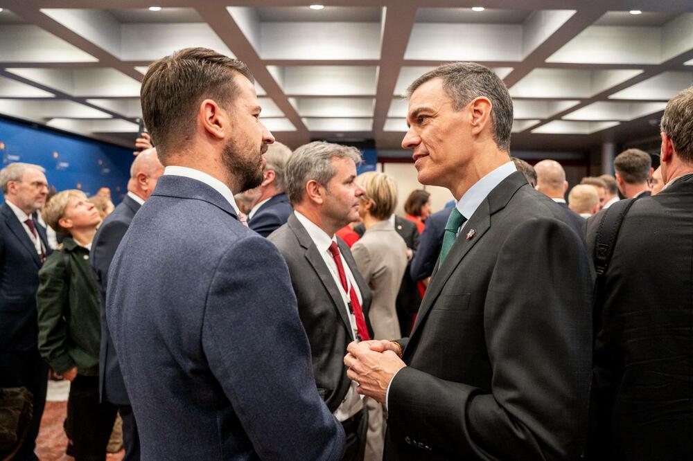 <p>„Ovo je izuzetno važna platforma, posebno za nas, zemlje koje još nisu članice Evropske unije, jer je ovo prilika za otvoren razgovor sa članicama EU o jačanju evropskog jedinstva", rekao je predsjednik Crne Gore</p>