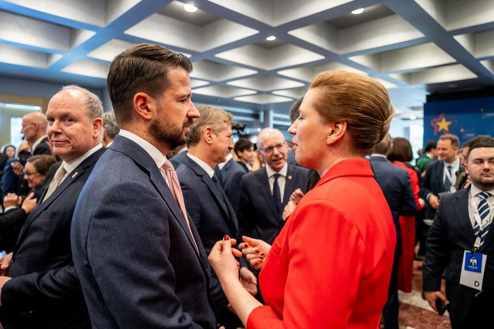 <p>„Ovo je izuzetno važna platforma, posebno za nas, zemlje koje još nisu članice Evropske unije, jer je ovo prilika za otvoren razgovor sa članicama EU o jačanju evropskog jedinstva", rekao je predsjednik Crne Gore</p>