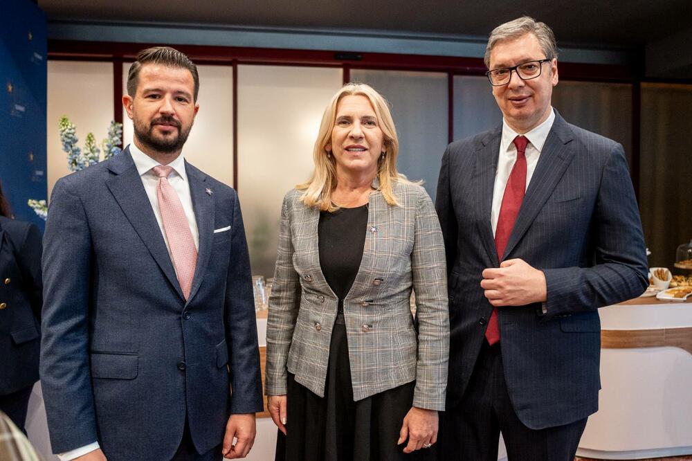 <p>„Ovo je izuzetno važna platforma, posebno za nas, zemlje koje još nisu članice Evropske unije, jer je ovo prilika za otvoren razgovor sa članicama EU o jačanju evropskog jedinstva", rekao je predsjednik Crne Gore</p>