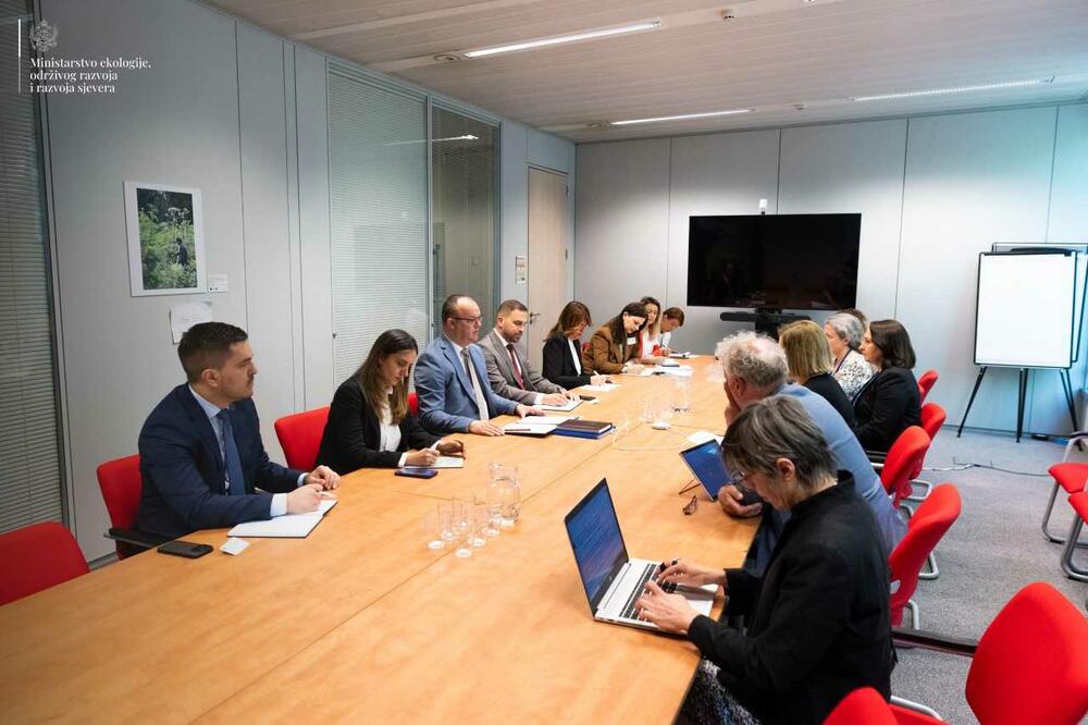 Sa sastanka, Foto: MERS