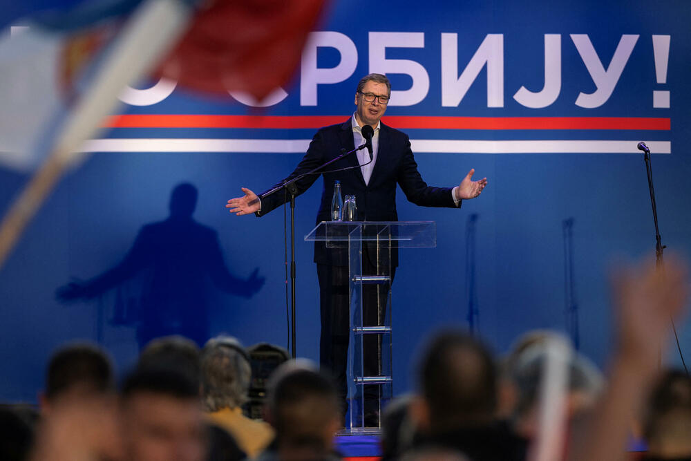 <p>Kazao je i da su milijarde eura uložene u rušenje Srbije, ali da je "obojena revolucija propala", te naglasio da okupljanje u Nišu pokazuje da "slobodarski duh ne mogu da pobijede"</p>