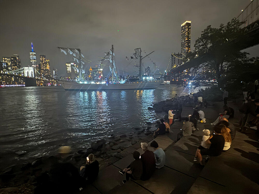 <p>Spasilačke akcije nisu bile potrebne jer nijedna osoba nije pala u vodu</p>