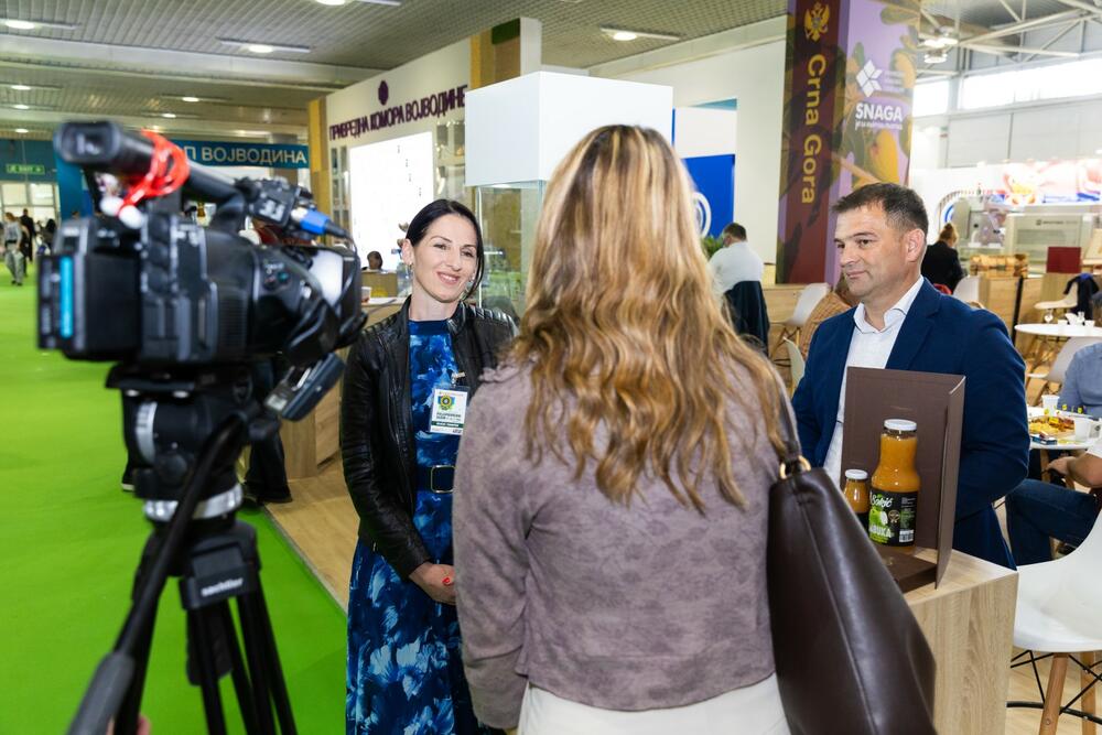 <p>U okviru nacionalnog štanda, Komora predstavlja crnogorsku privredu kroz promociju domaćih proizvođača iz oblasti poljoprivrede, prehrambene industrije i ruralnog turizma</p>