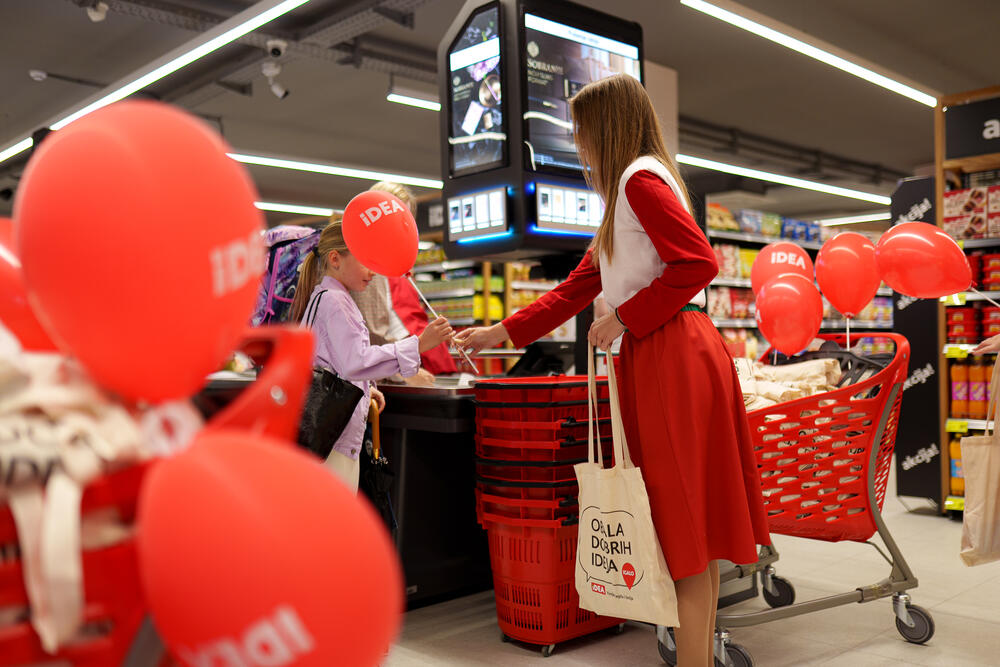 <p>Na dobro poznatoj adresi u Ulici Sava Ilića br. 4, u blizini Omladinskog parka u Igalu, renovirana je IDEA prodavnica. S novim, modernizovanim prostorom i unaprijeđenom ponudom, prodavnica je sada dodatno prilagođena potrebama kako lokalnog stanovništva, tako i turista koji rado posjećuju ovu popularnu destinaciju na crnogorskoj obali.</p>