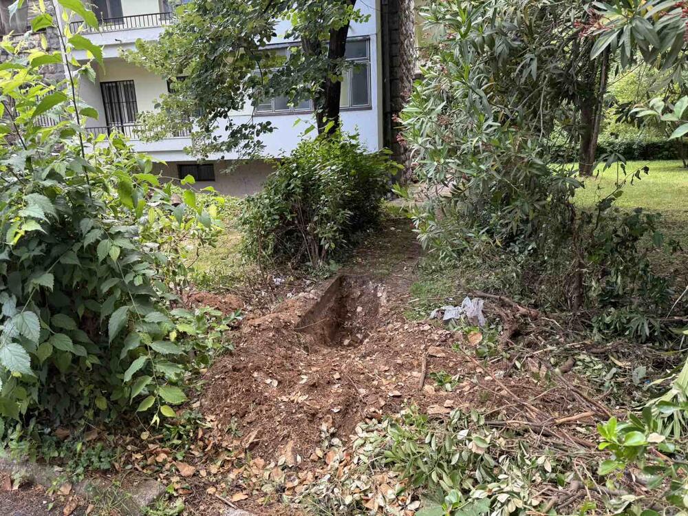 <p>“Okupili smo se ovdje, iako je investitorima odavno rečeno da obustave radove u ovom dijelu grada. Uprkos tome, oni su se pojavili prošle sedmice i počeli da rade”, kazao je Radović</p>