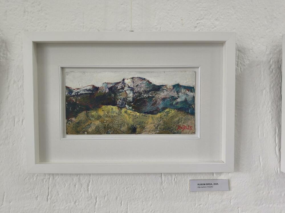 <p>Izložba slika “Likovne minijature” Slobodana Boba Slovinića, biće otvorena danas u galeriji “Most” u Podgorici. Umjetnik u razgovoru za “Vijesti” najavljuje izložbu, govori o svom stvaralaštvu, motivima, slikanju i pisanju, crnogorskom društvu i savremenoj sceni</p>