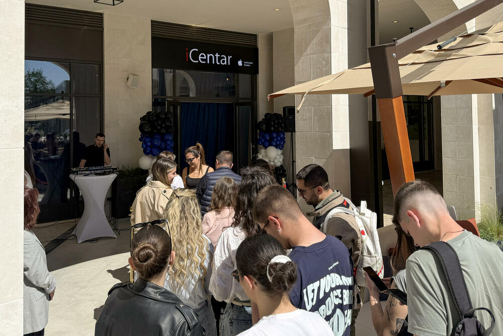 <p>iCentar otvorio novu lokaciju u Tivtu kao Apple autorizovani prodavac.</p>