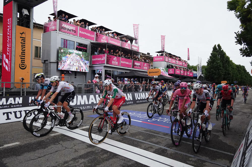 Del Toro je izborio roze majicu, Foto: REUTERS