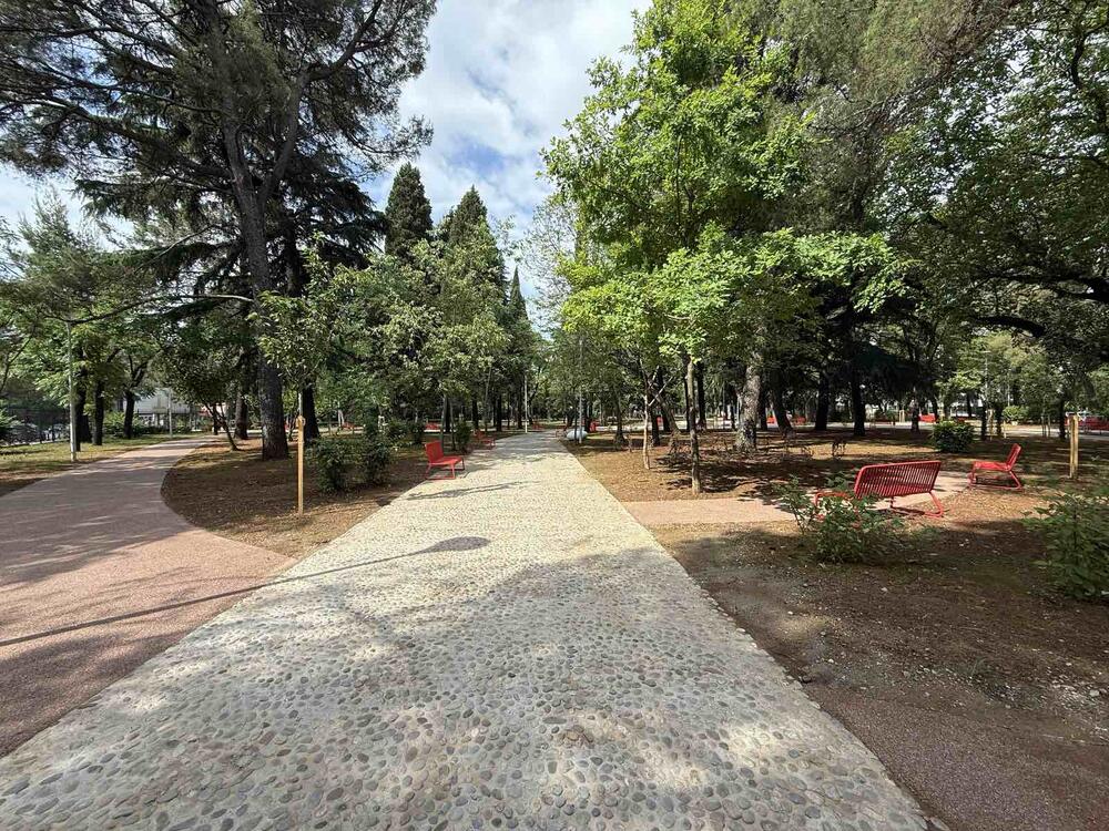 <p>Uloženo gotovo 700.000 eura</p>