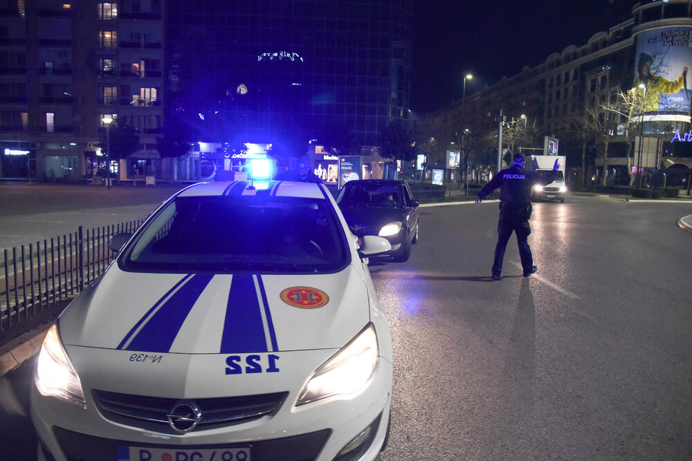 “Godinama nam daju minimalne iznose”: Policajci u akciji, Foto: SAVO PRELEVIC