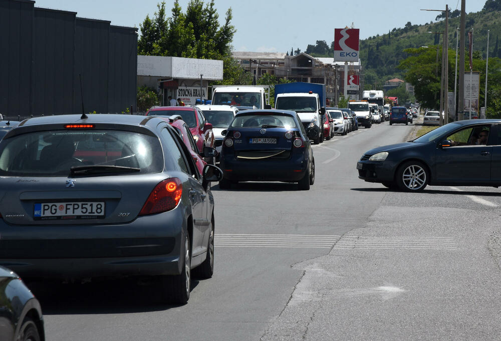 <p>Nije završena ni eksproprijacija koja je trenutno pokrenuta za 28 parcela za prioritetni dio trase od kružnog toka kod zgrade “Vodovoda” do bivše fabrike 19. decembar</p>