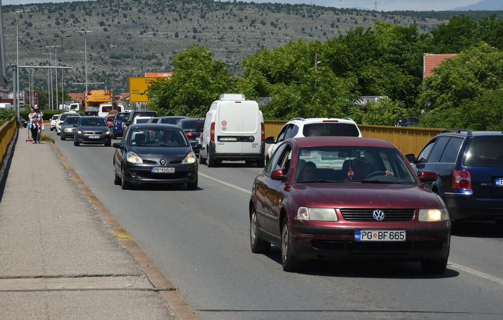 <p>Nije završena ni eksproprijacija koja je trenutno pokrenuta za 28 parcela za prioritetni dio trase od kružnog toka kod zgrade “Vodovoda” do bivše fabrike 19. decembar</p>