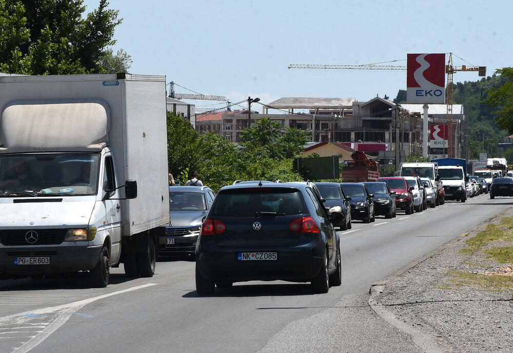 <p>Nije završena ni eksproprijacija koja je trenutno pokrenuta za 28 parcela za prioritetni dio trase od kružnog toka kod zgrade “Vodovoda” do bivše fabrike 19. decembar</p>