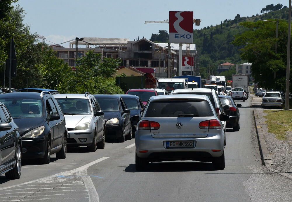 <p>Nije završena ni eksproprijacija koja je trenutno pokrenuta za 28 parcela za prioritetni dio trase od kružnog toka kod zgrade “Vodovoda” do bivše fabrike 19. decembar</p>