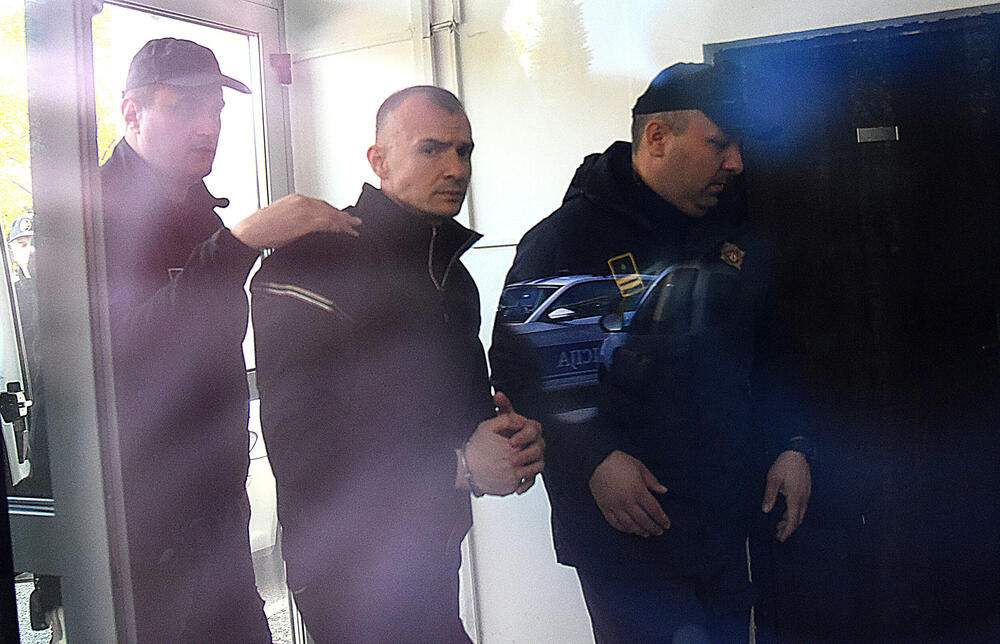 Da li će i Lazović izaći iz ćelije