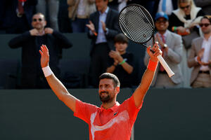 Đoković protiv Hurkača za 100. titulu u karijeri