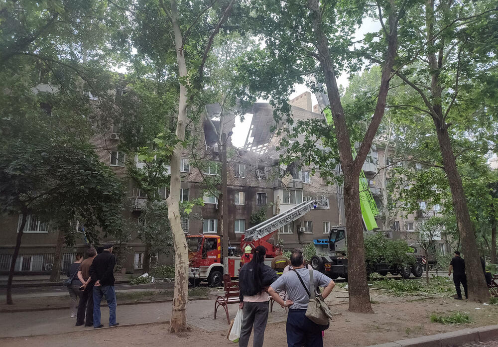 <p>U glavnom gradu Kijevu, lokalni zvaničnici prijavili su 11 povrijeđenih, više požara i štetu na stambenim zgradama, uključujući i spavaonicu</p>