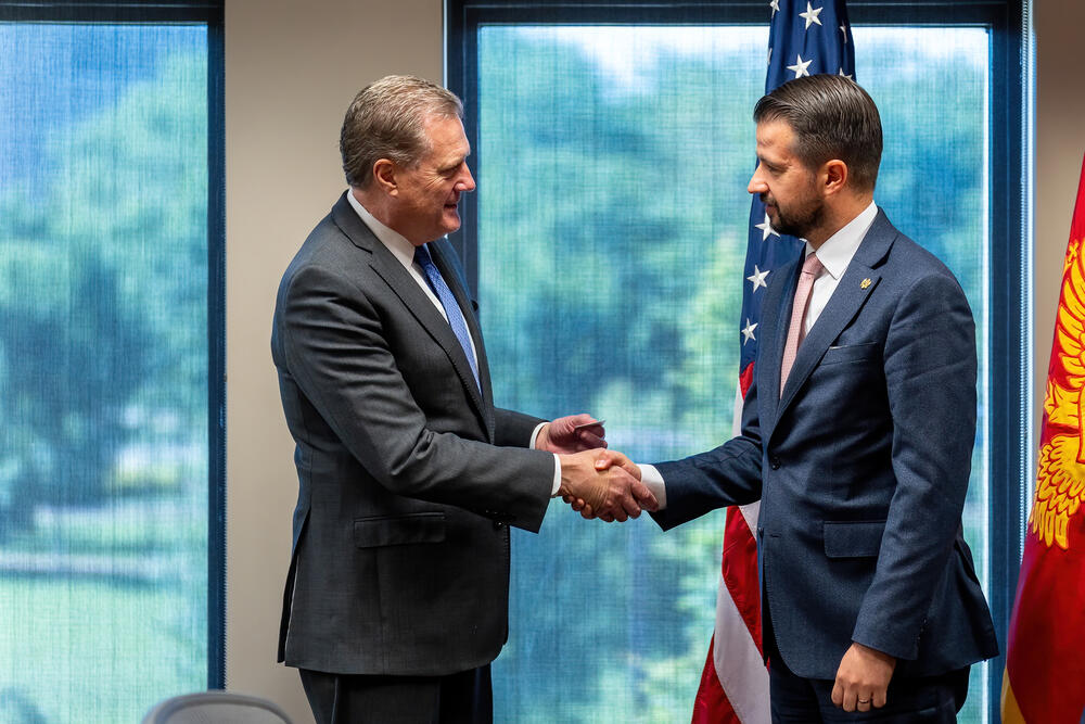 <p>predsjednik Crne Gore boravi u posjeti SAD, gdje se sastao sa Majkom Tarnerom, šefom američke delegacije u Parlamentarnoj skupštini NATO-a i kongresmenima Lindom Sančez i Džoom Vilsonom</p>