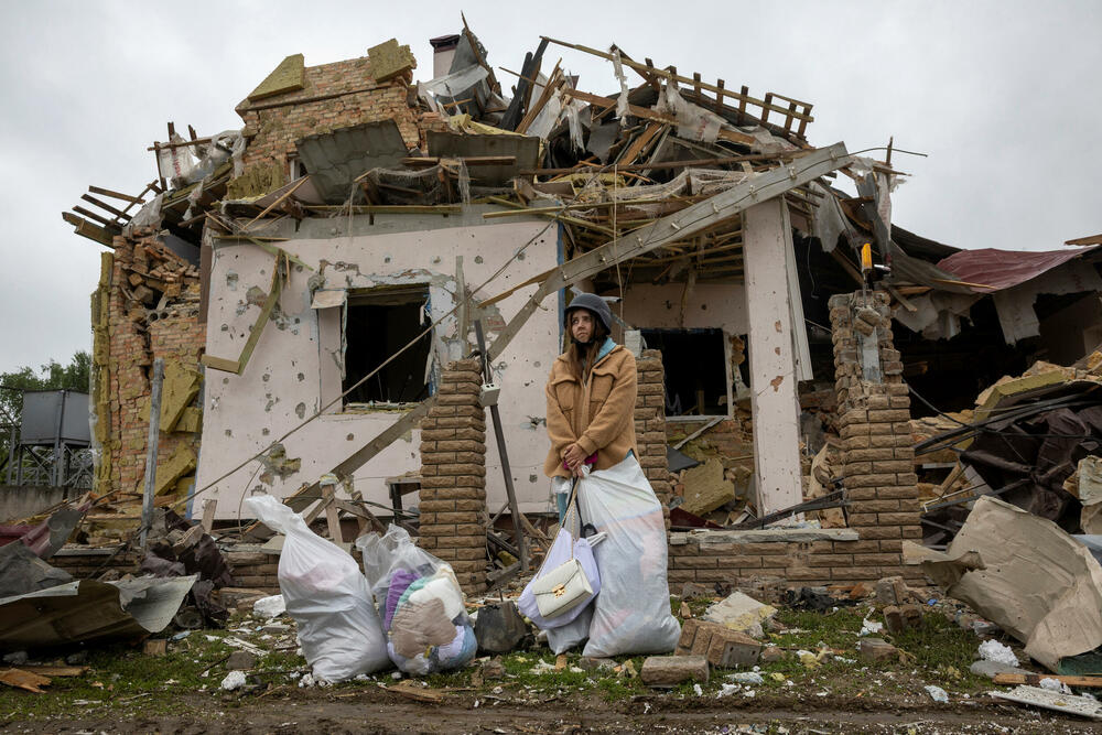 <p>U glavnom gradu Kijevu, lokalni zvaničnici prijavili su 11 povrijeđenih, više požara i štetu na stambenim zgradama, uključujući i spavaonicu</p>